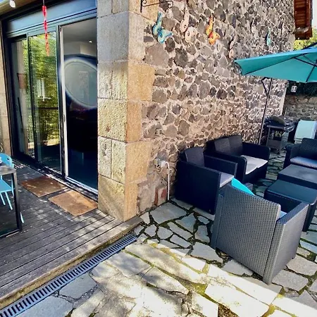 La Grange Saillant Nectaire Дом отдыха *